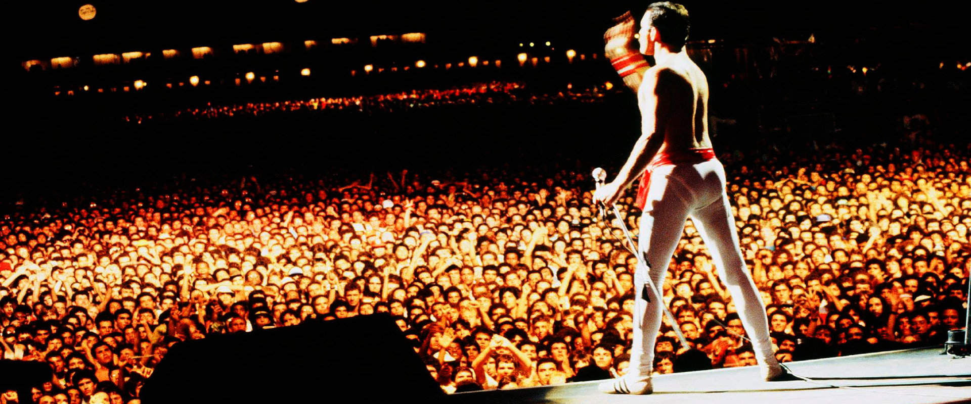 Queen: Live In Rio backdrop