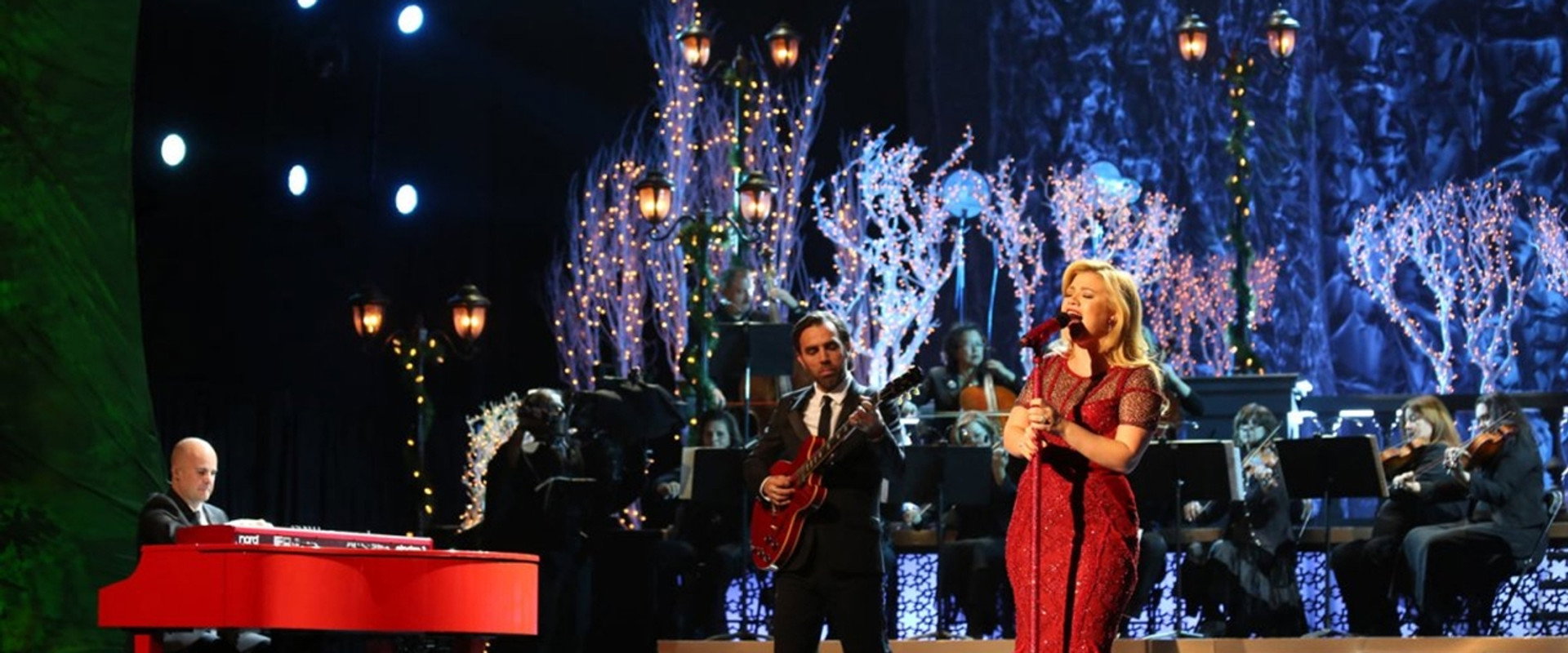 Kelly Clarkson's Cautionary Christmas Music Tale backdrop