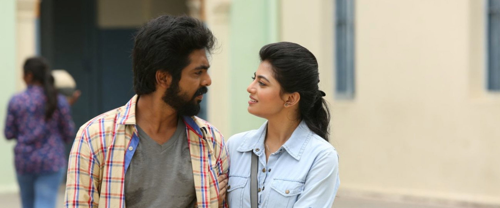 Kadavul Irukaan Kumaru backdrop