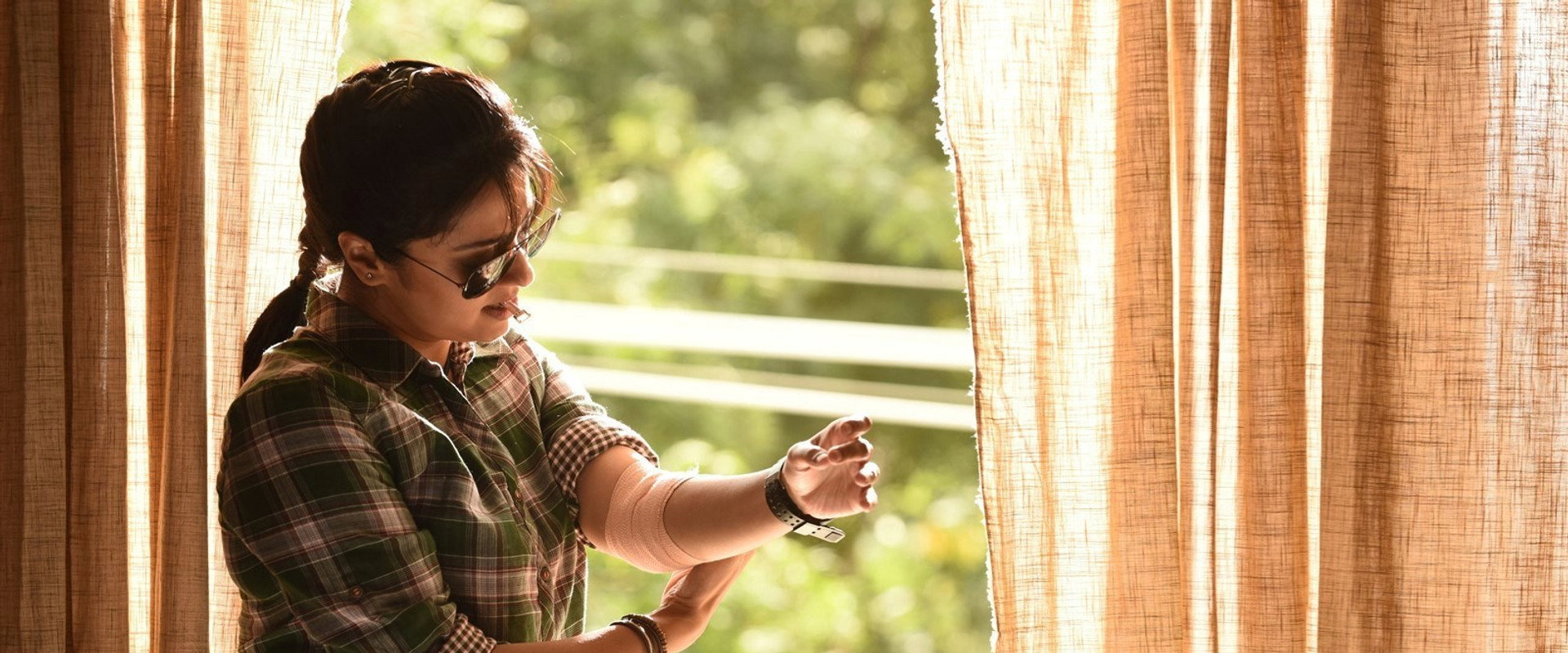 Magalir Mattum backdrop
