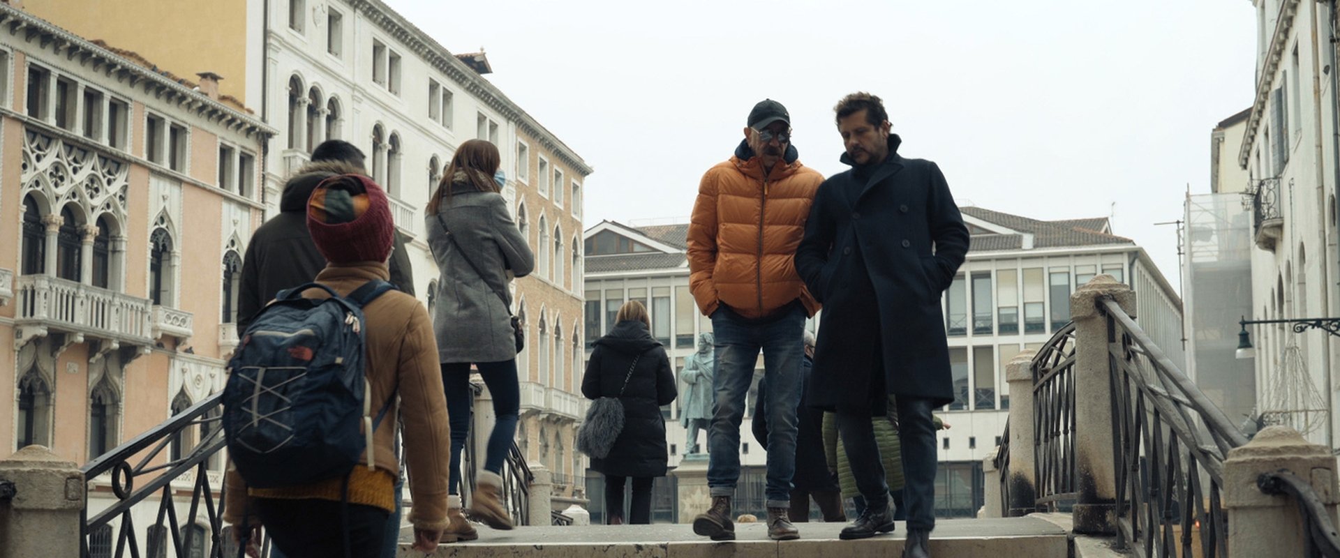 Oswald, el falsificador filmi için arka plan görseli