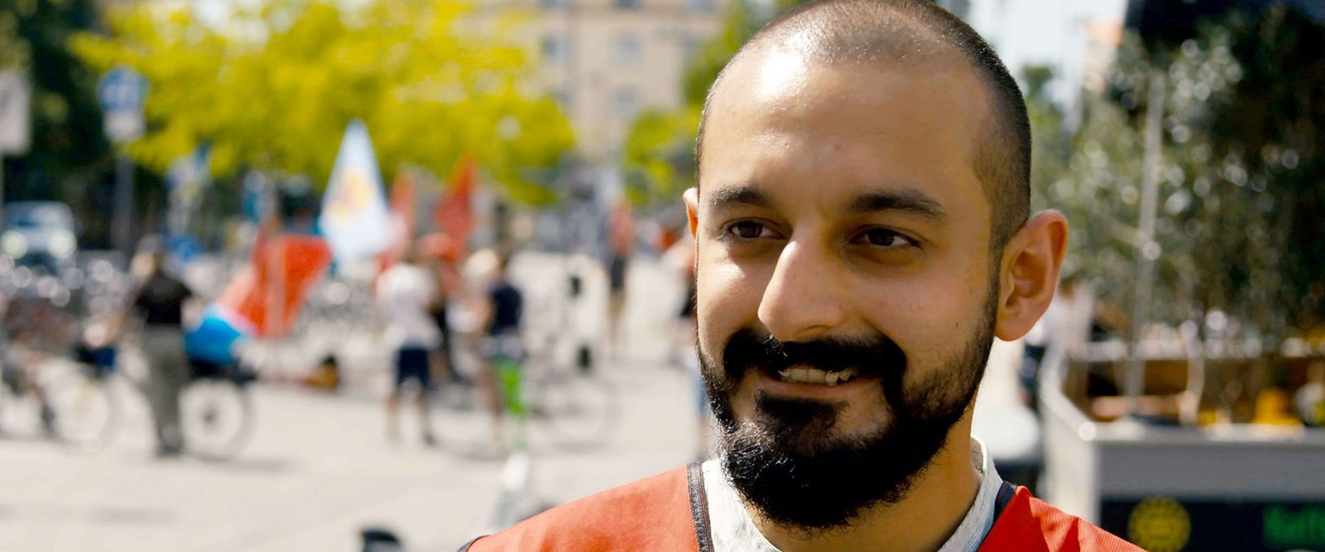 Working But Poor - The Middle Class in Crisis's banner image