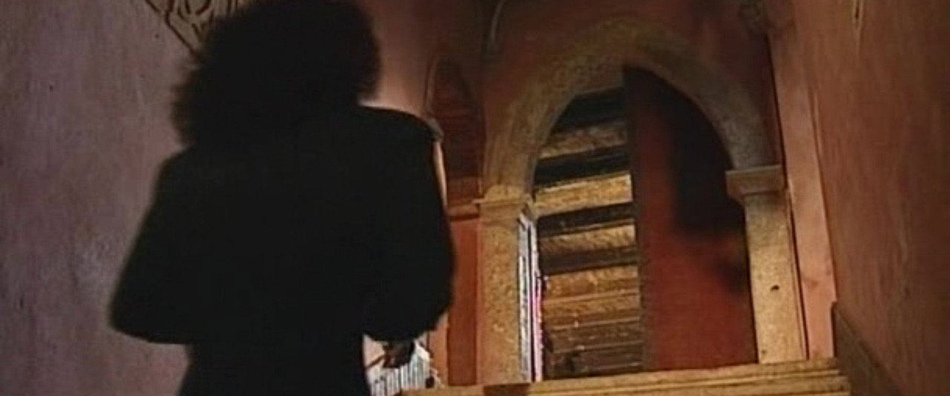 Confessioni erotiche di una moglie infedele's banner image