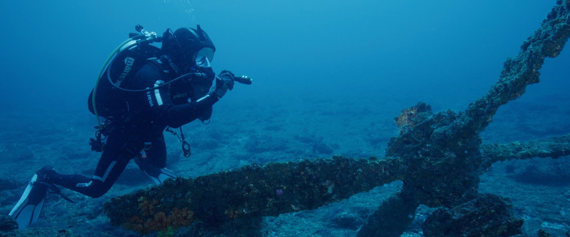 沈睡的水下巨人
