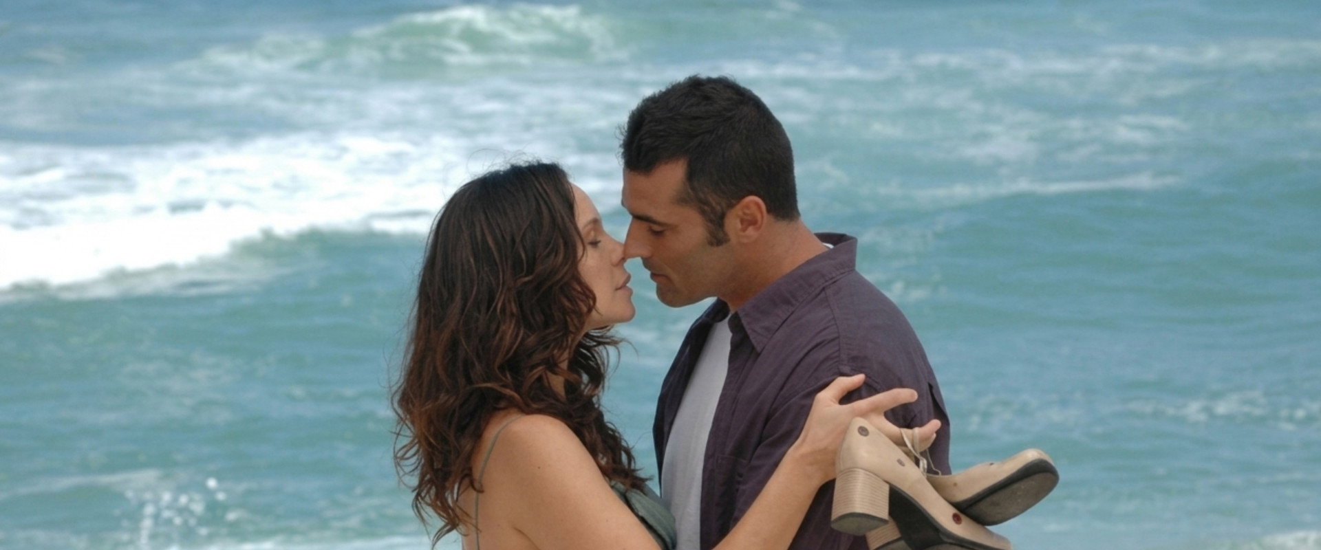 Amor e Intrigas's banner image
