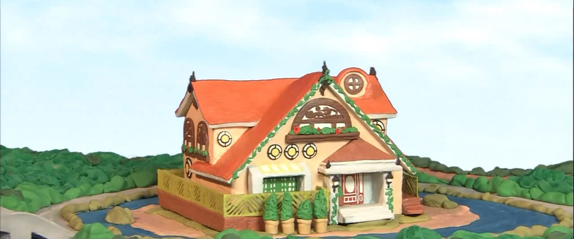 Perfume's chandelier house