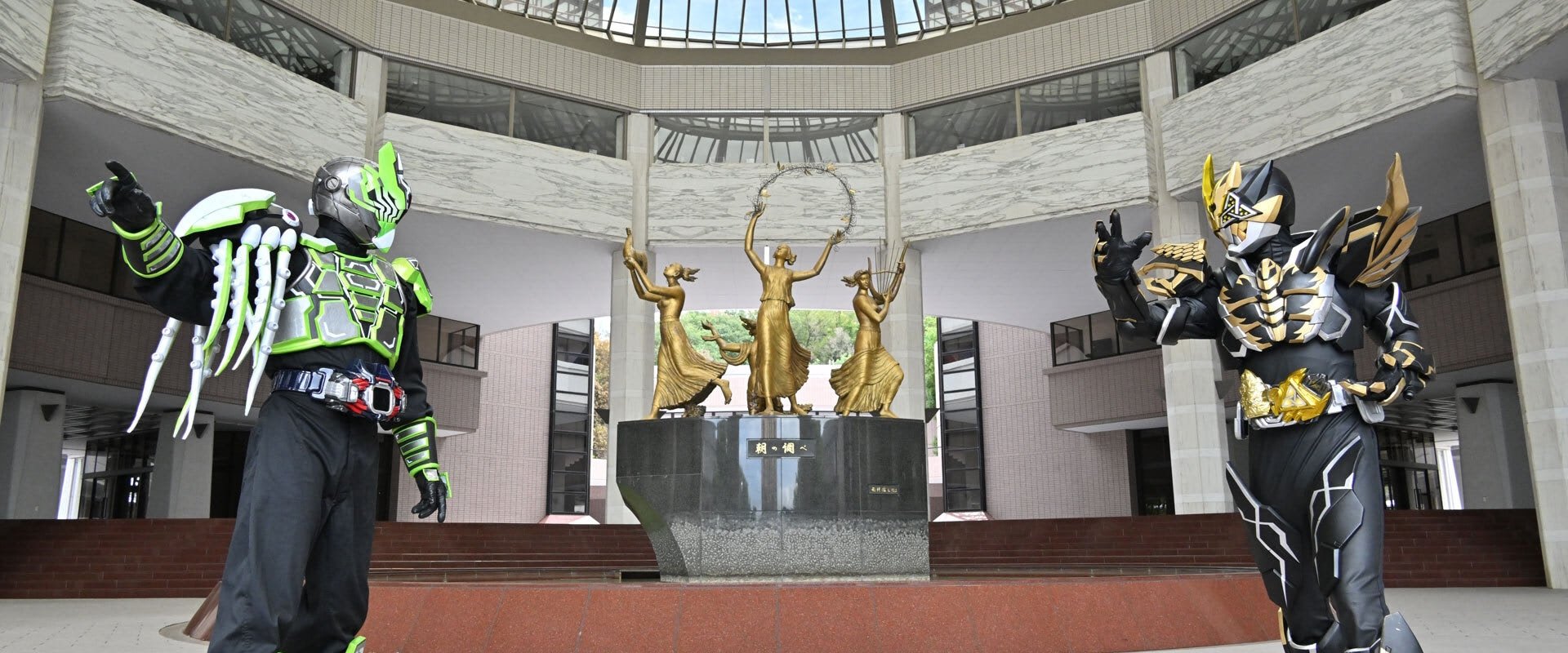 Kamen Raidā Jūga VS Kamen Raidā Oruteka