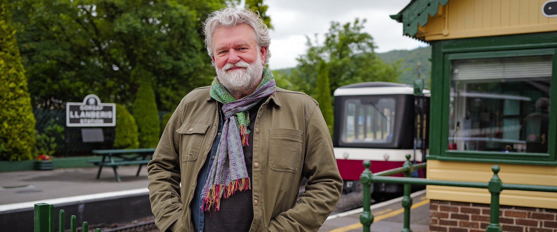 Britain's Favourite Railway Stations with Si King