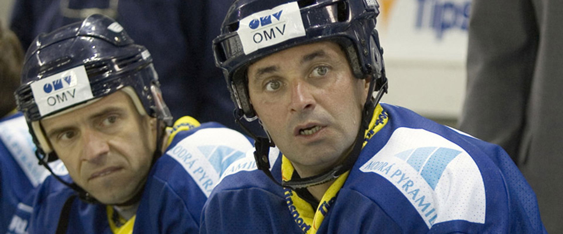 Poslední sezona's banner image