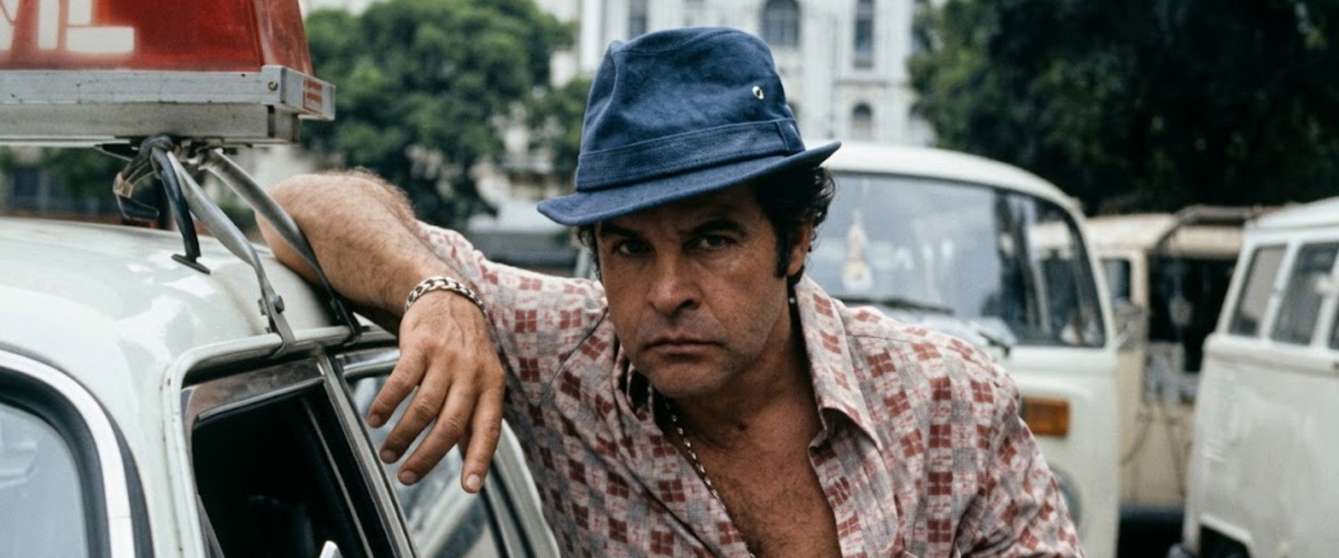 Tudo em Cima's banner image