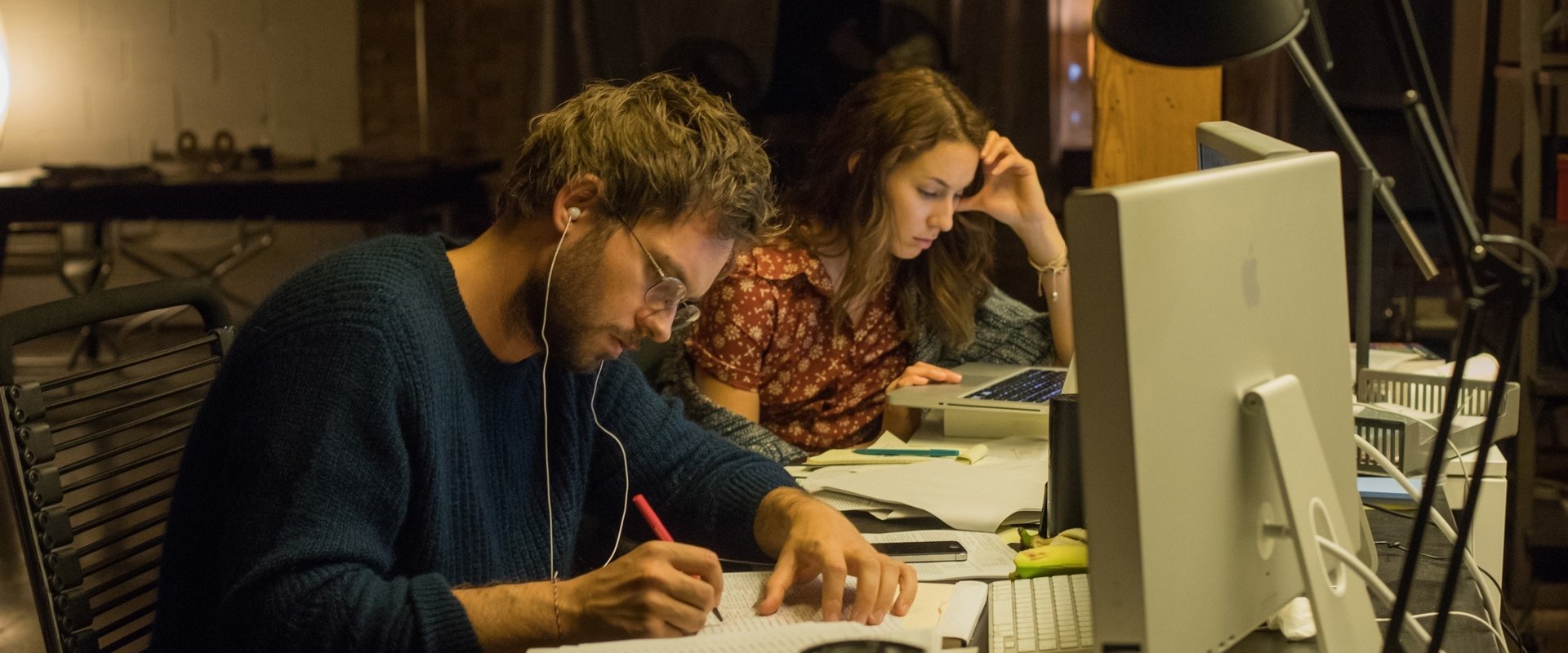 Clara filmi için arka plan görseli