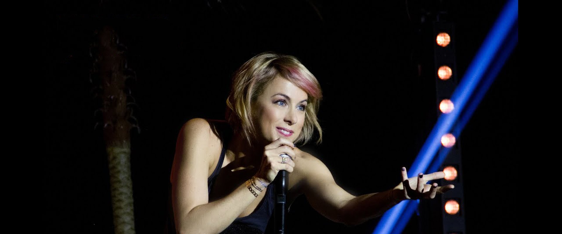 Iliza Shlesinger: Freezing Hot