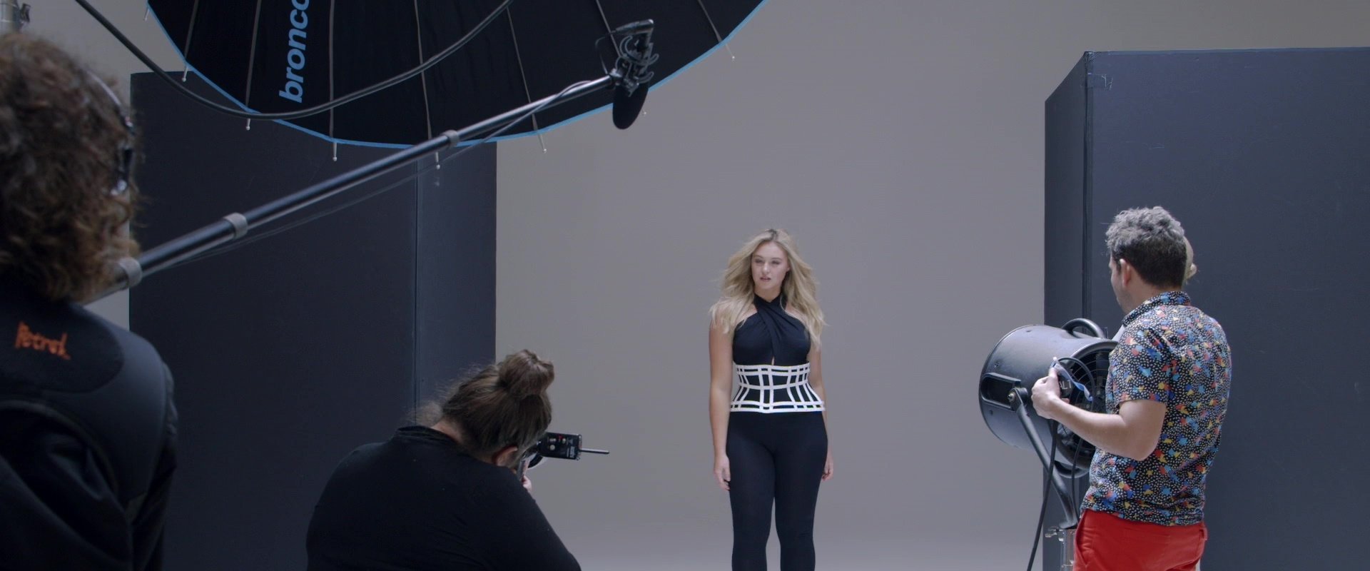Straight/Curve: Redefining Body Image
