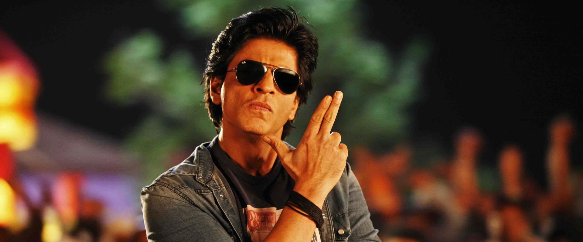 Chennai Express's banner image