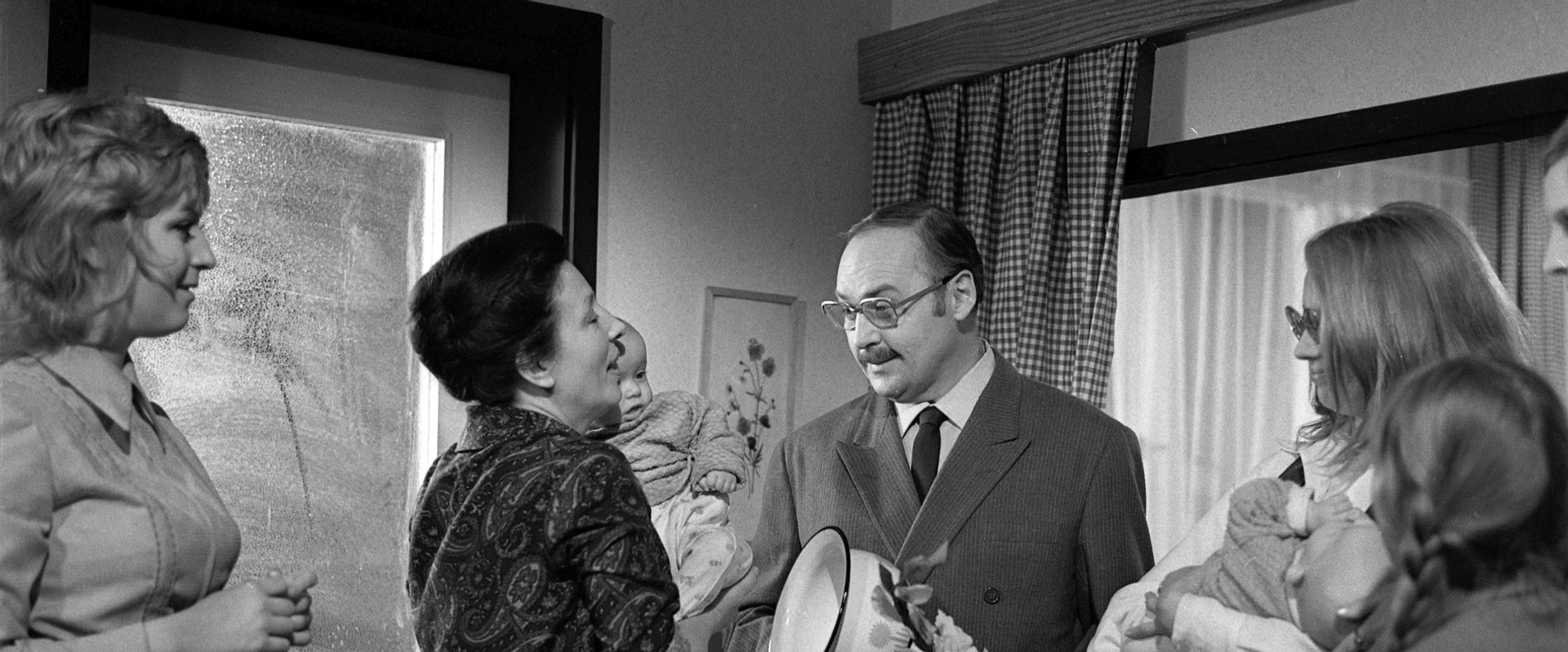 Eva a její klan's banner image