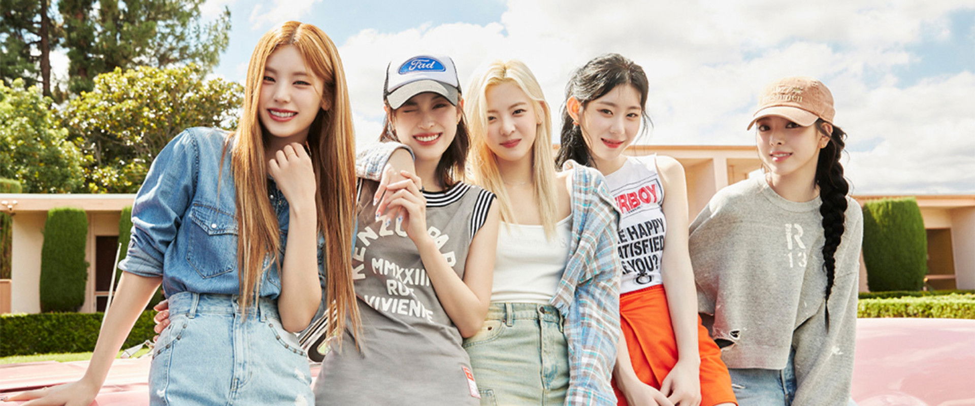 ITZY 2024 Season's Greetings [Best Friends Forever]'s banner image