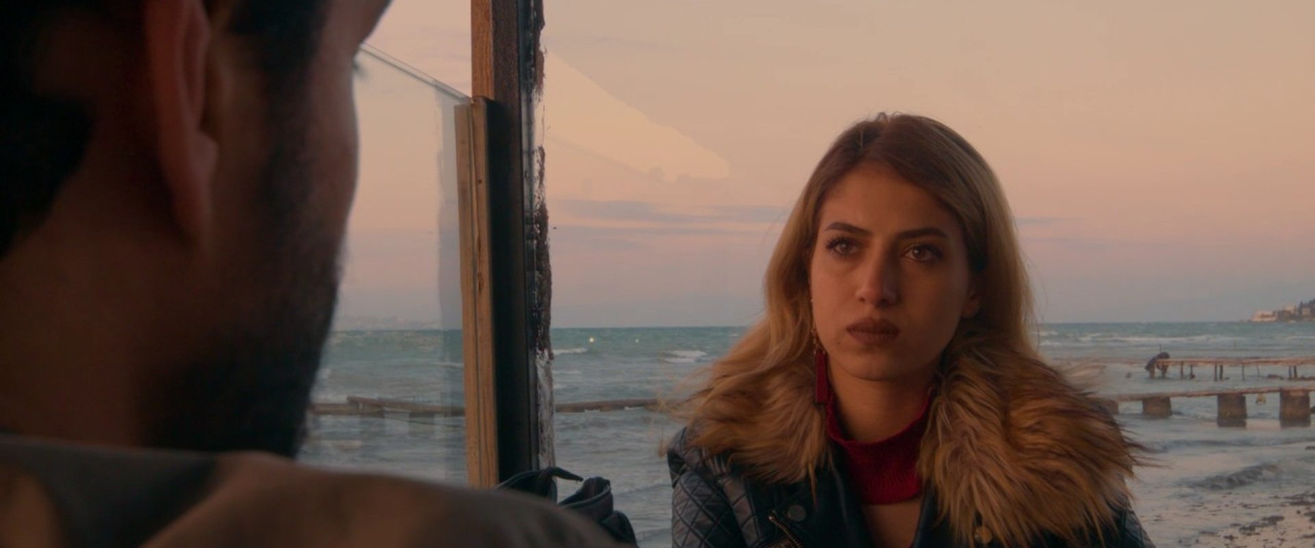 Bizim Küçük Günahlarımız filmi için arka plan görseli