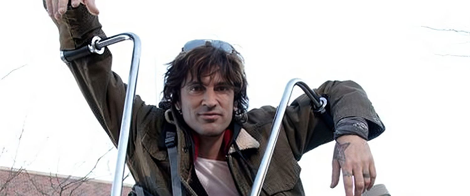 Tommy Lee Goes to College