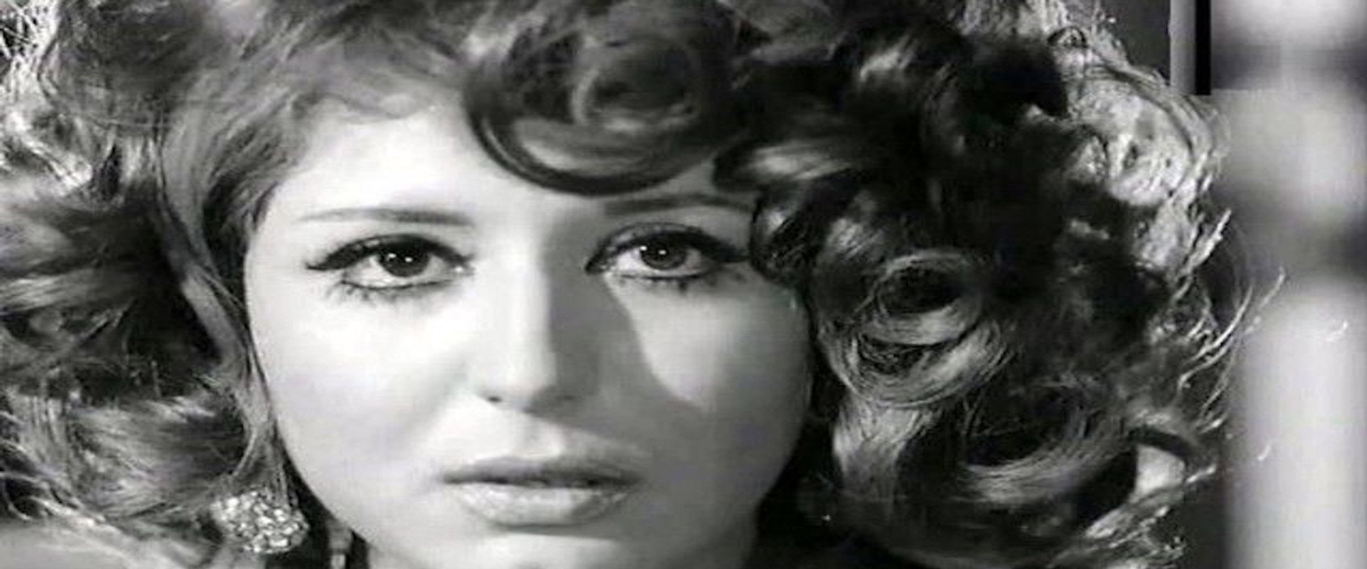 3 فتيات مراهقات's banner image