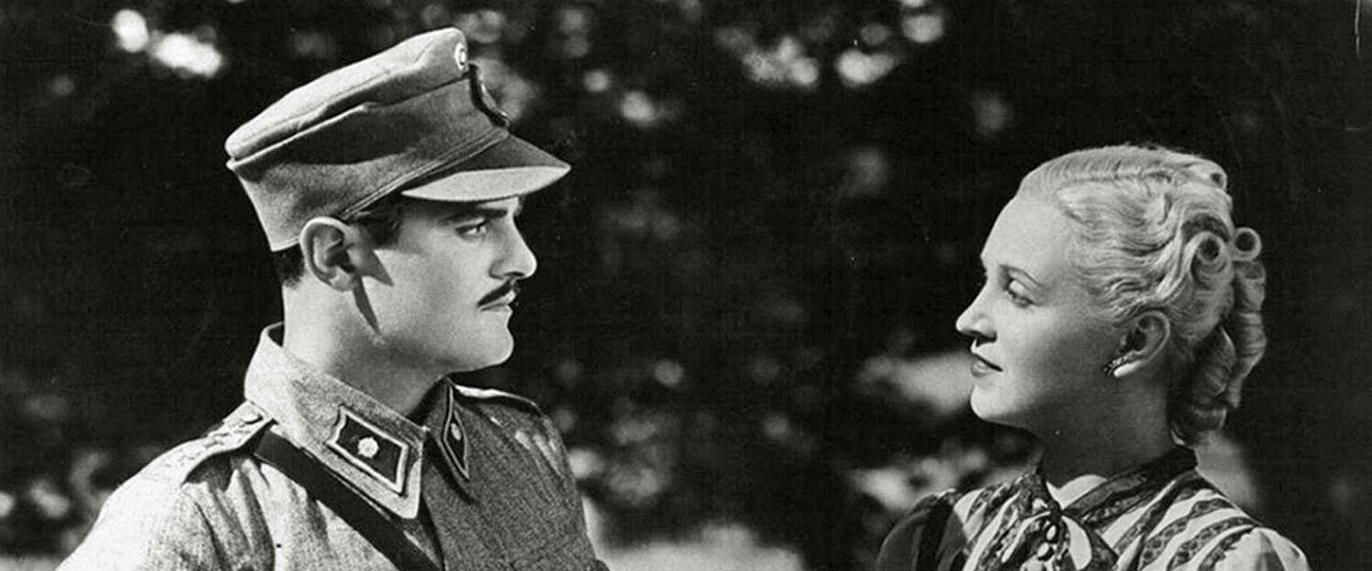 Serenaadi sotatorvella eli sotamies Paavosen tuurihousut's banner image