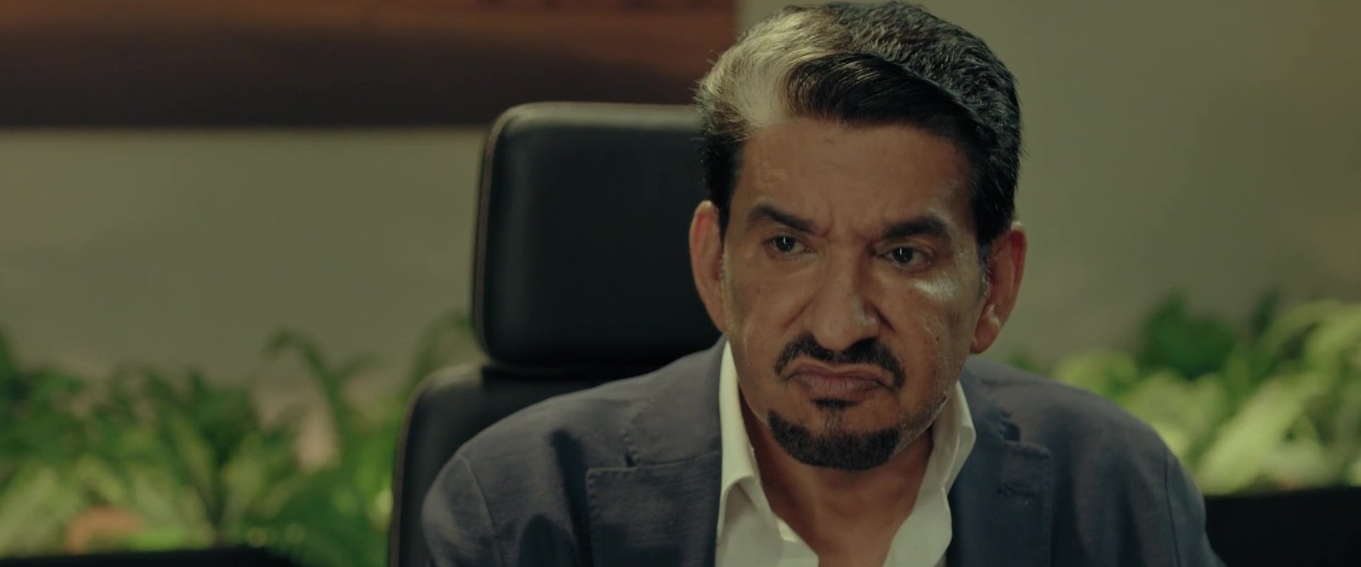 أربعيني في العشرين