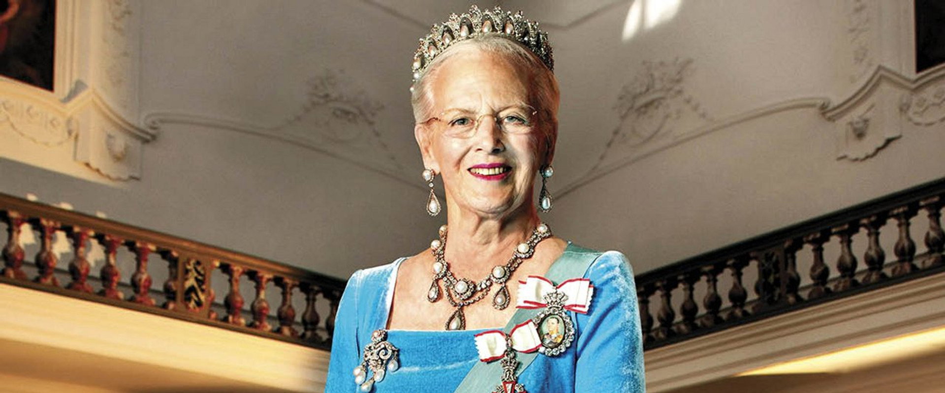 Dronning i 50 år's banner image