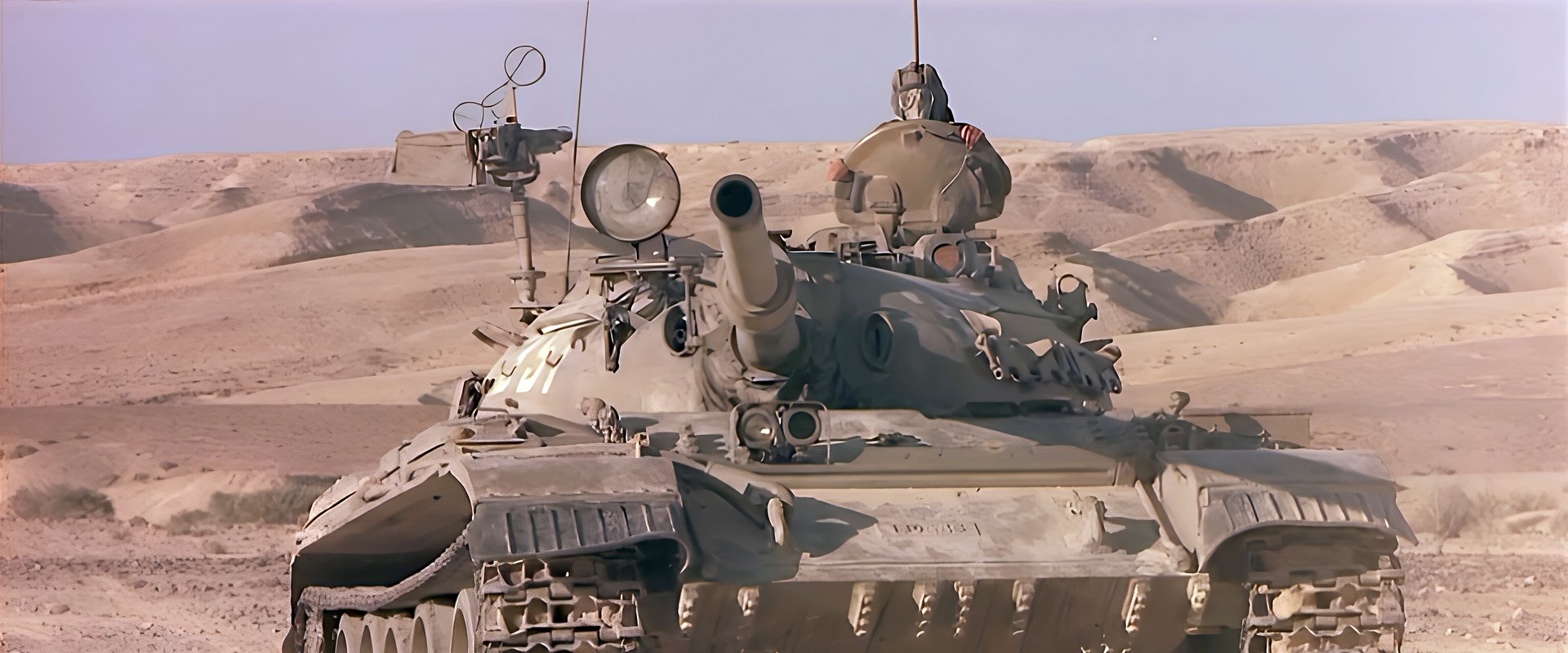 Savaş Canavarı filmi için arka plan görseli