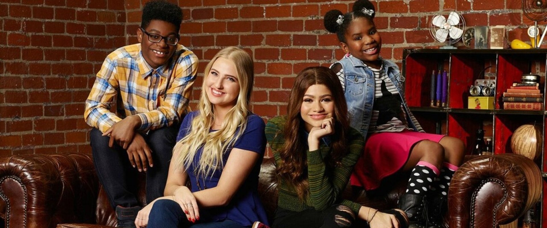 K.C. Undercover dizisi için arka plan görseli