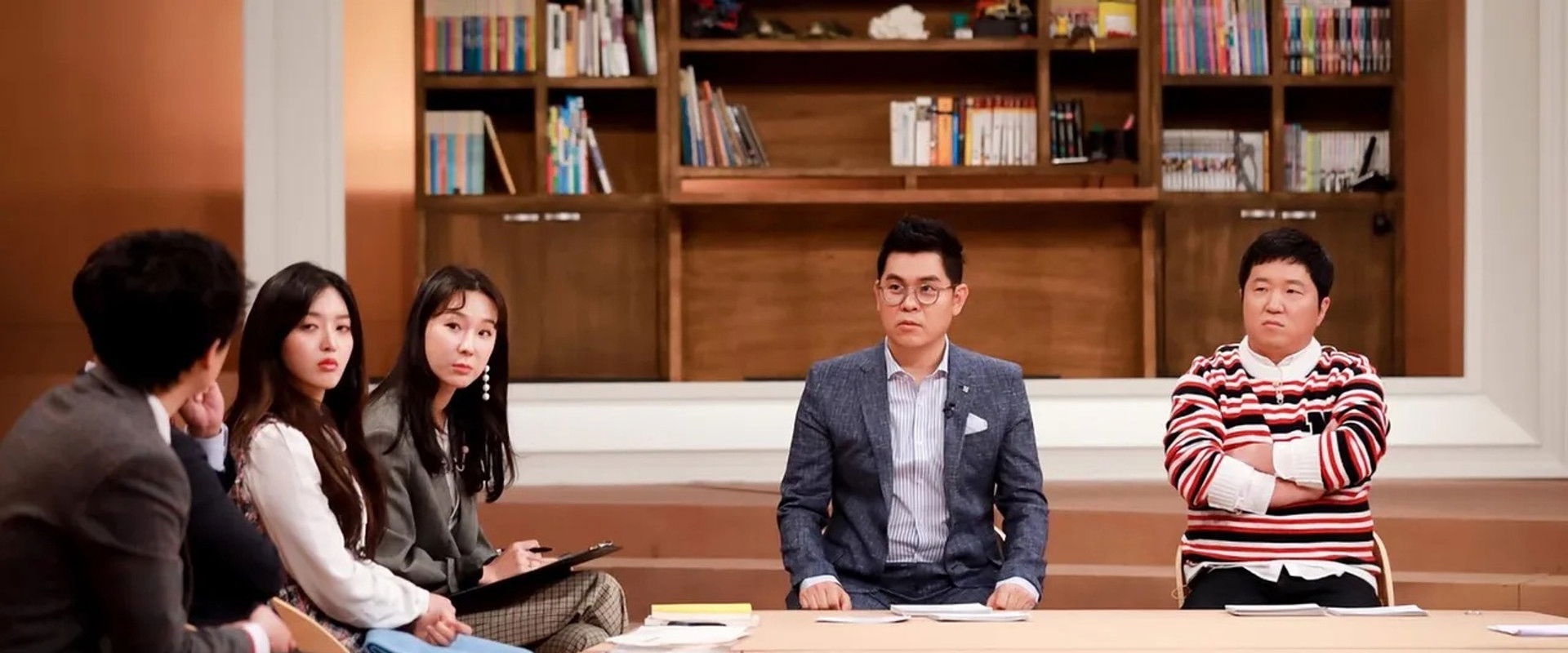 책잇아웃: 책장을 보고 싶어's banner image