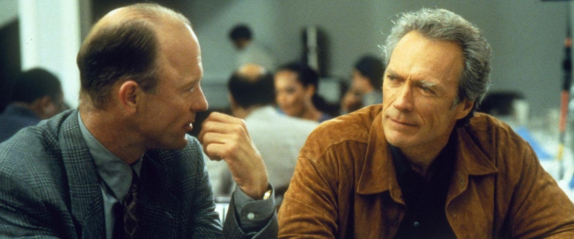 Mutlak Güç filmi için arka plan görseli