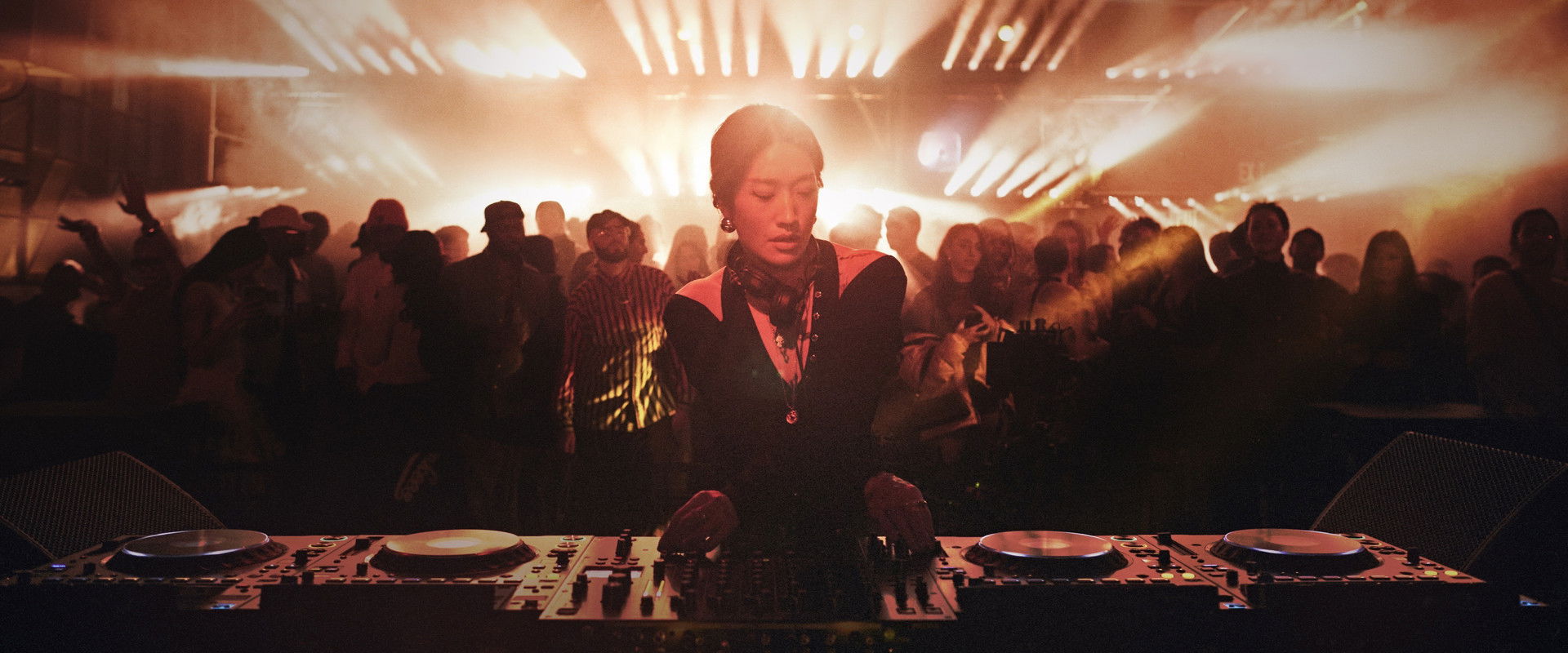 Apple Music Live: NYE's banner image