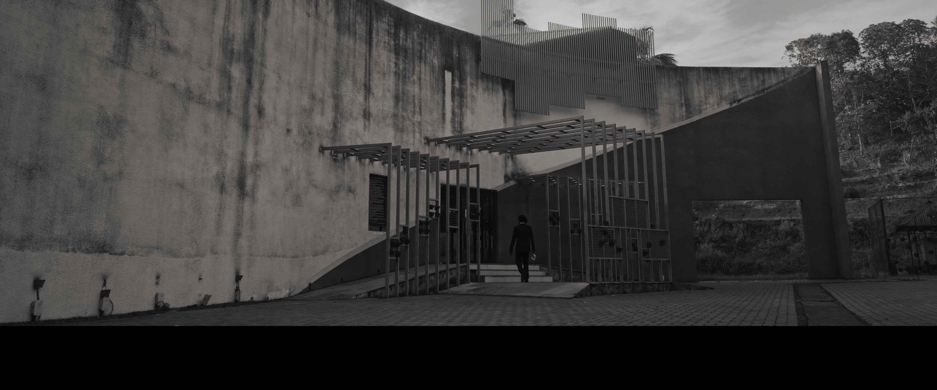 Five Frames and one fine evening we went to tell a story's banner image