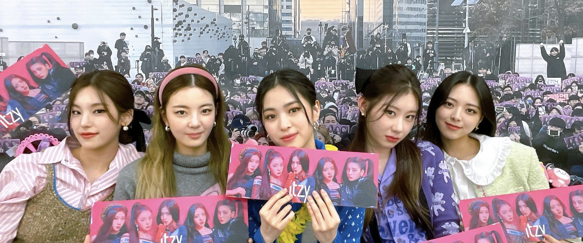 ITZY 3RD ANNIVERSARY's banner image