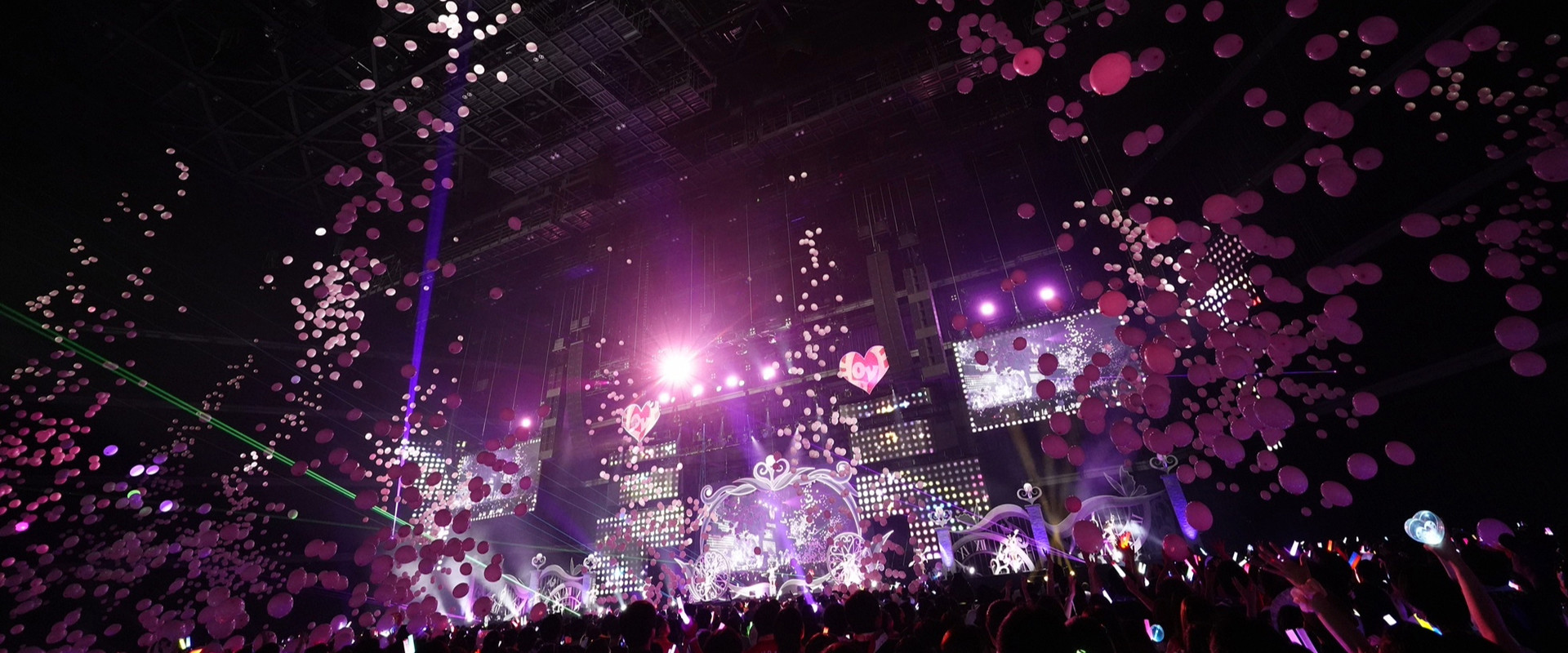 =LOVE 7th ANNIVERSARY PREMIUM CONCERT's banner image