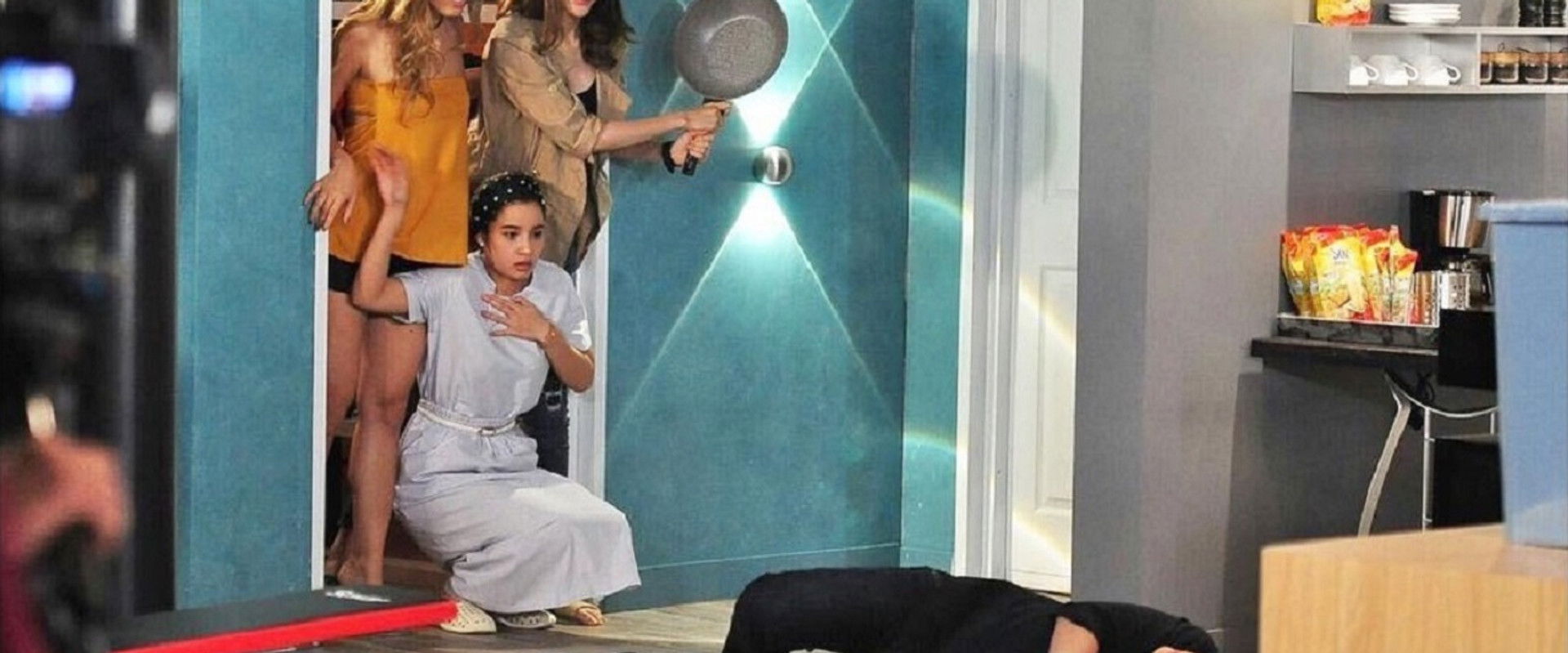 Recipe for a Chaotic Love