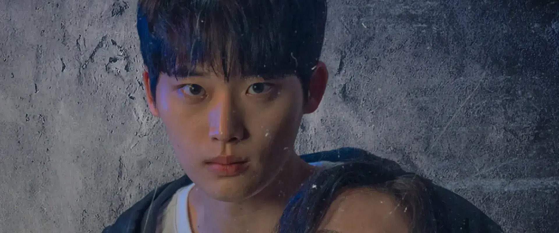 지하실에 그녀가 있다's banner image