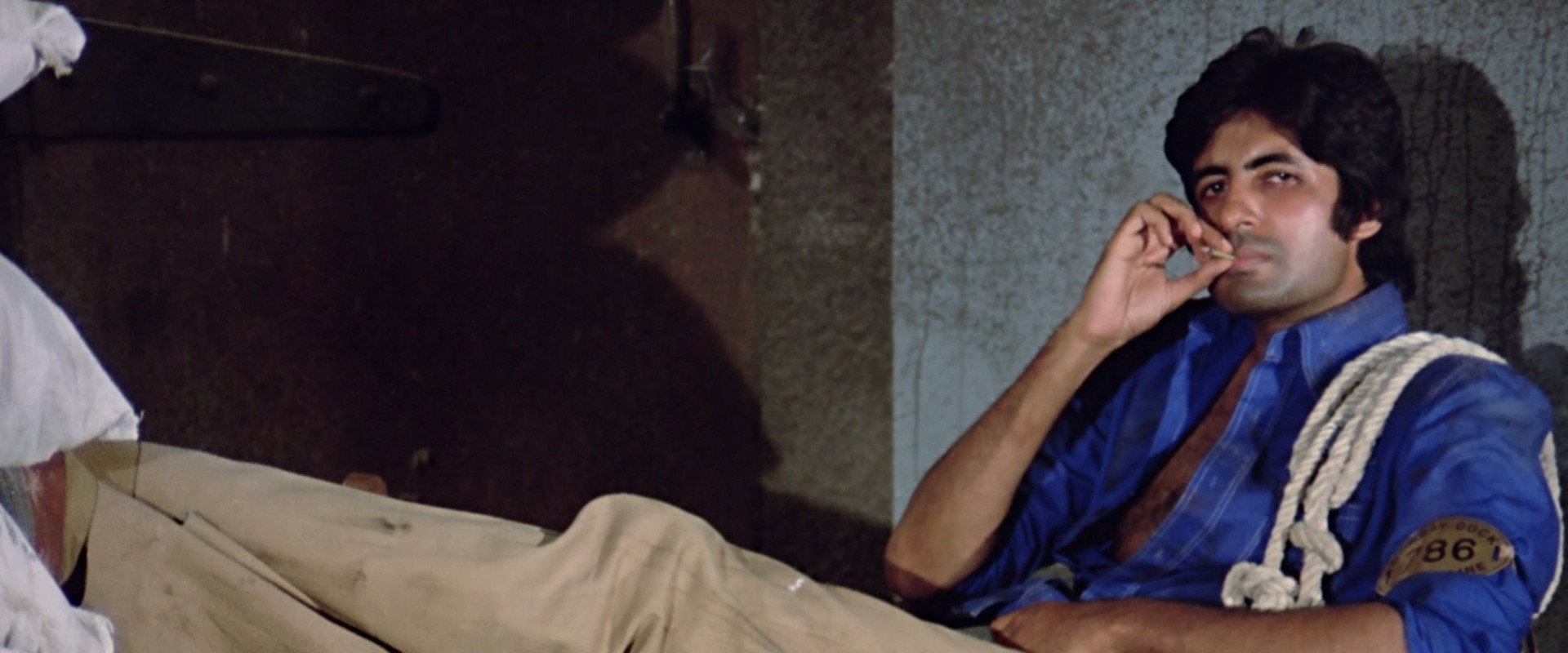 Deewaar's banner image