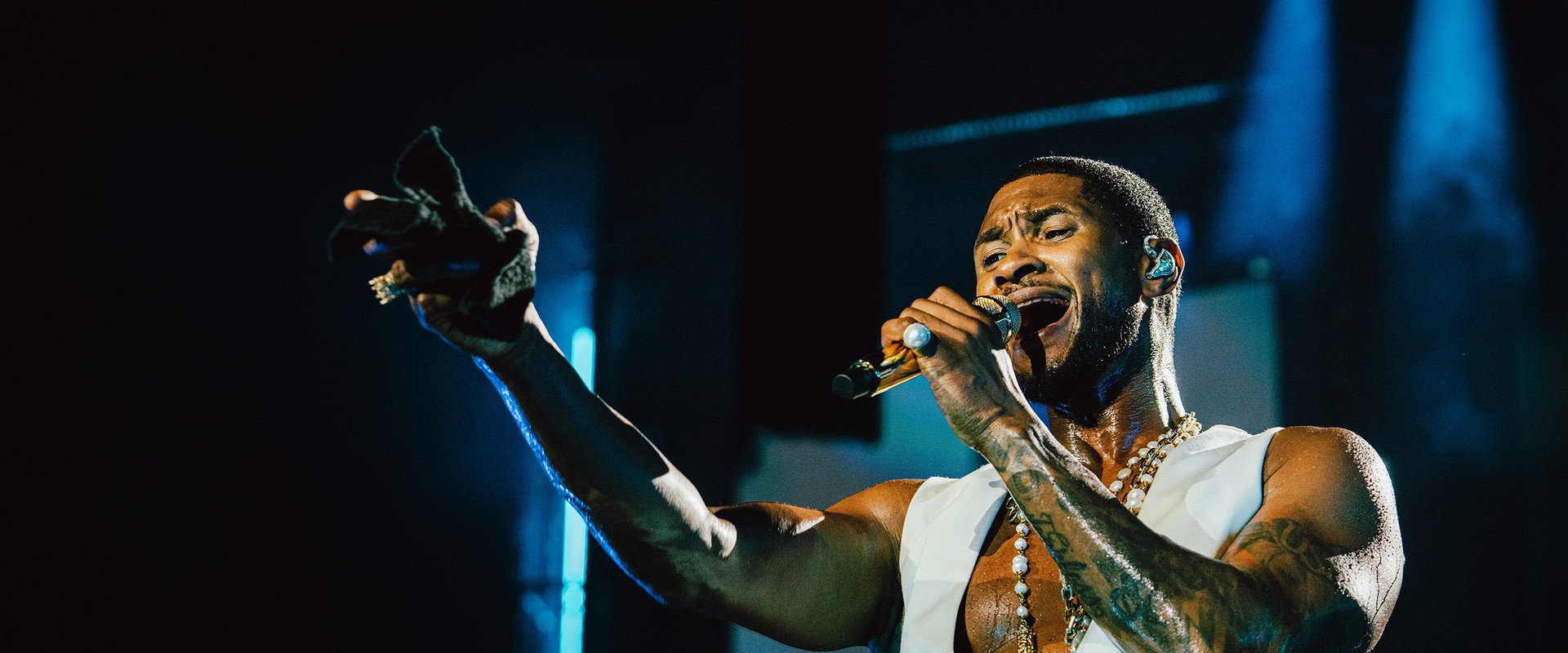 USHER: Rendezvous in Paris