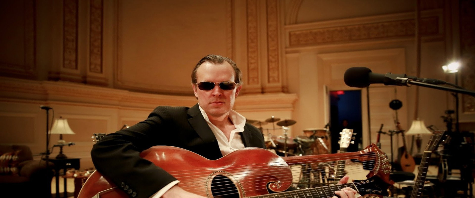 Joe Bonamassa - Live at Carnegie Hall - An Acoustic Evening's banner image
