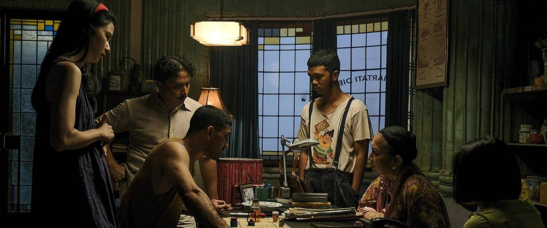 Zamana Karşı filmi için arka plan görseli