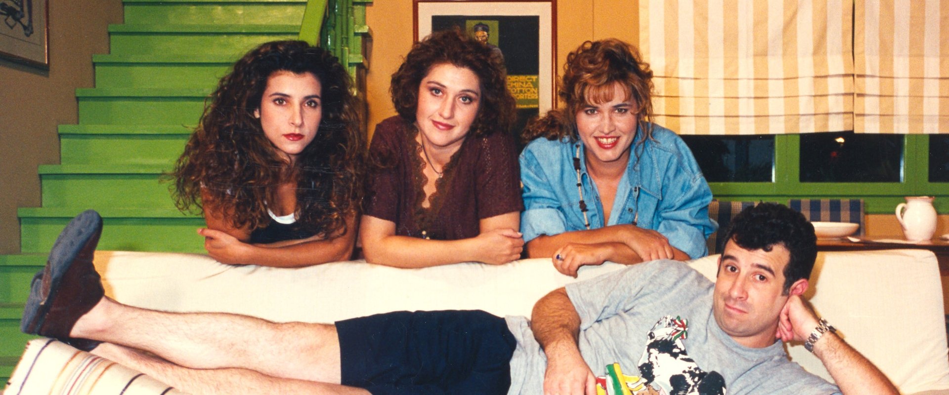 O Petros kai ta koritsia tou