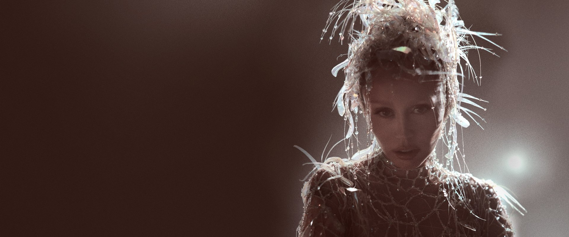 Miley Cyrus: Something Beautiful