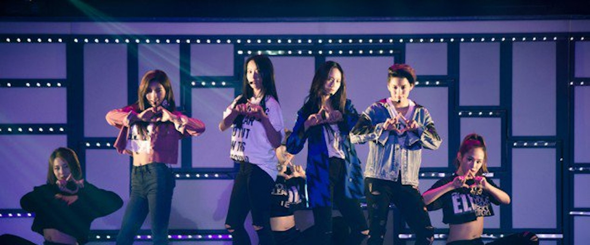 f(x) 首次演唱会《DIMENSION 4 - Docking Station》日本巡演实况