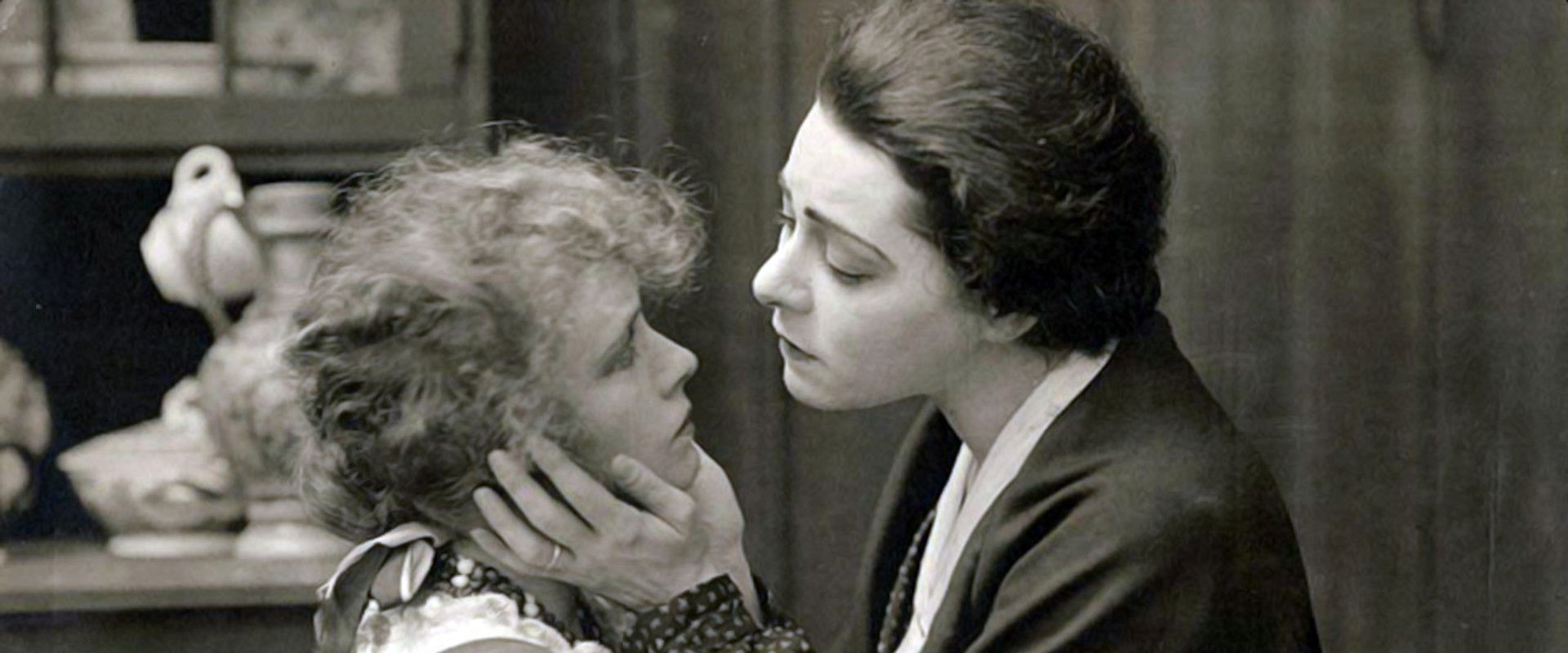 War Brides's banner image