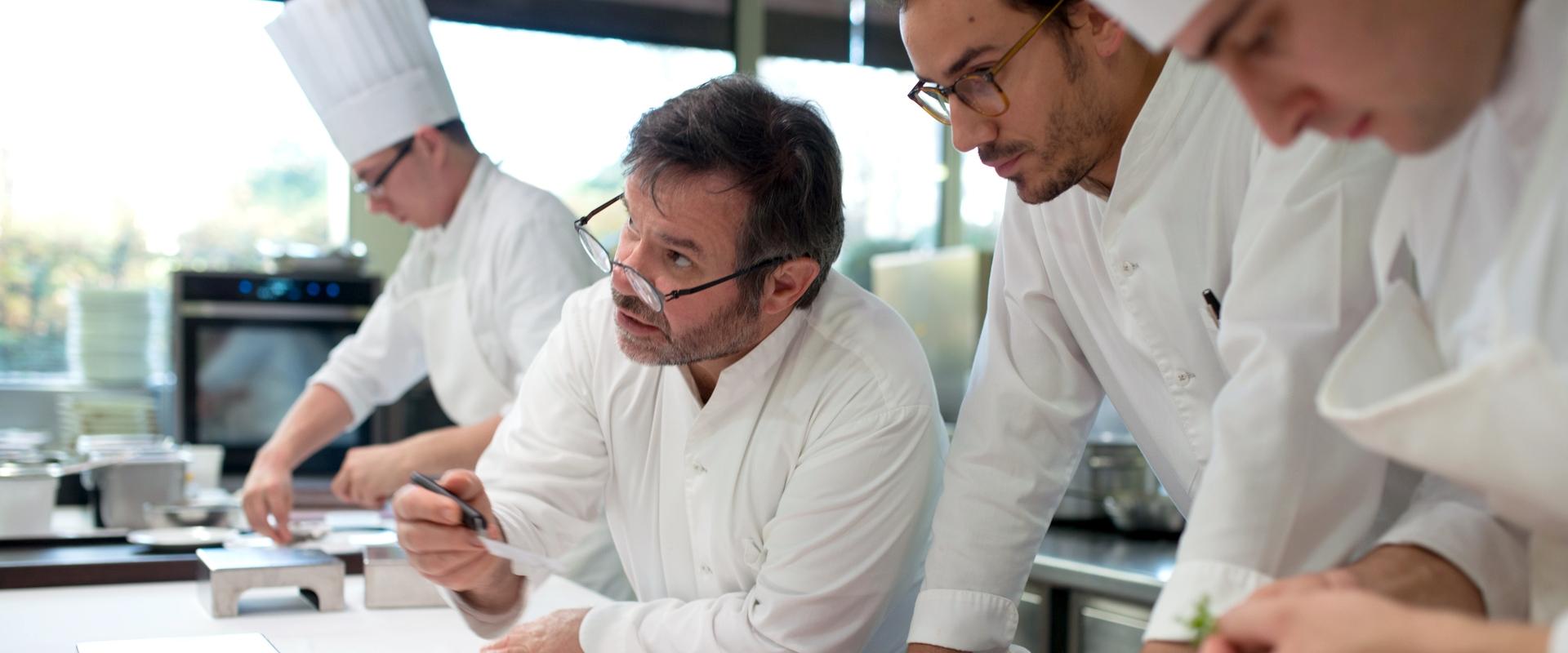 Chef's Table: France dizisi için arka plan görseli