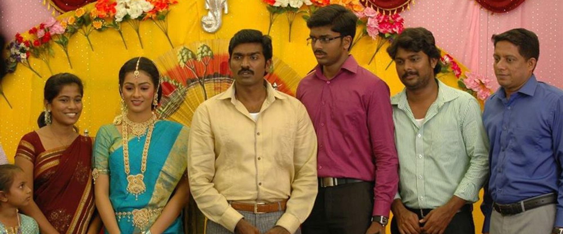 Naduvula Konjam Pakkatha Kaanom's banner image