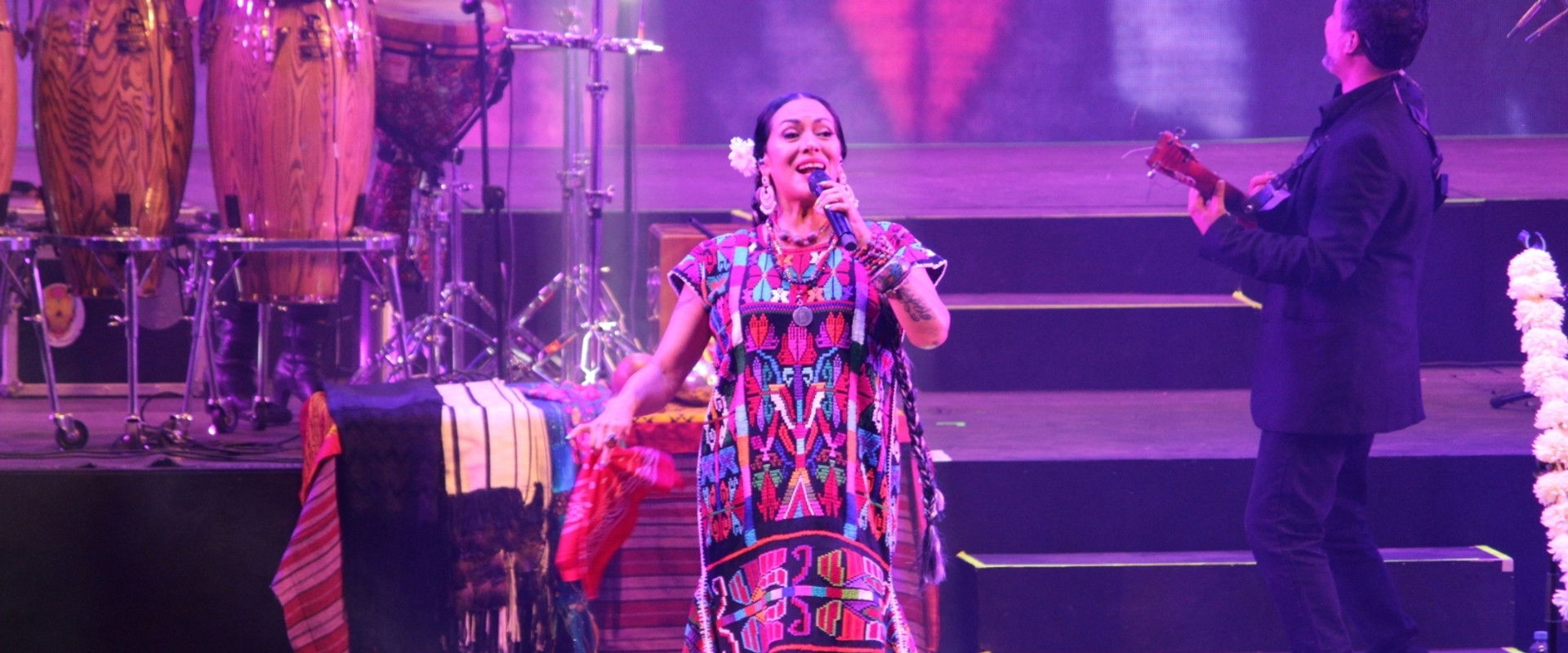 Lila Downs en el #50FIC's banner image