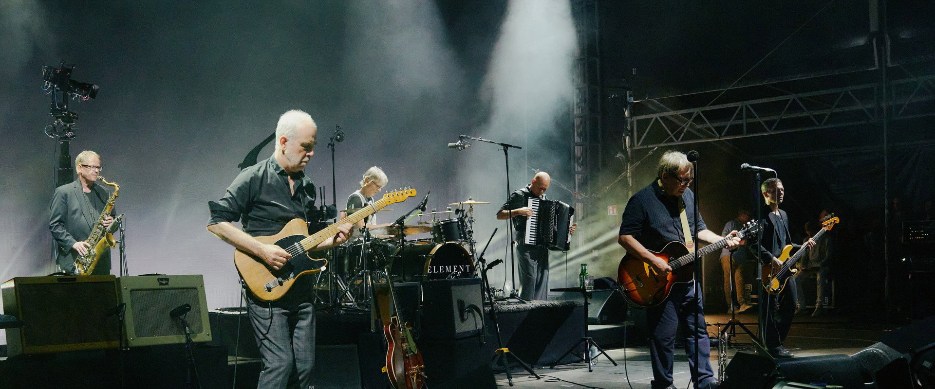 Element of Crime in Wenn es dunkel und kalt wird in Berlin