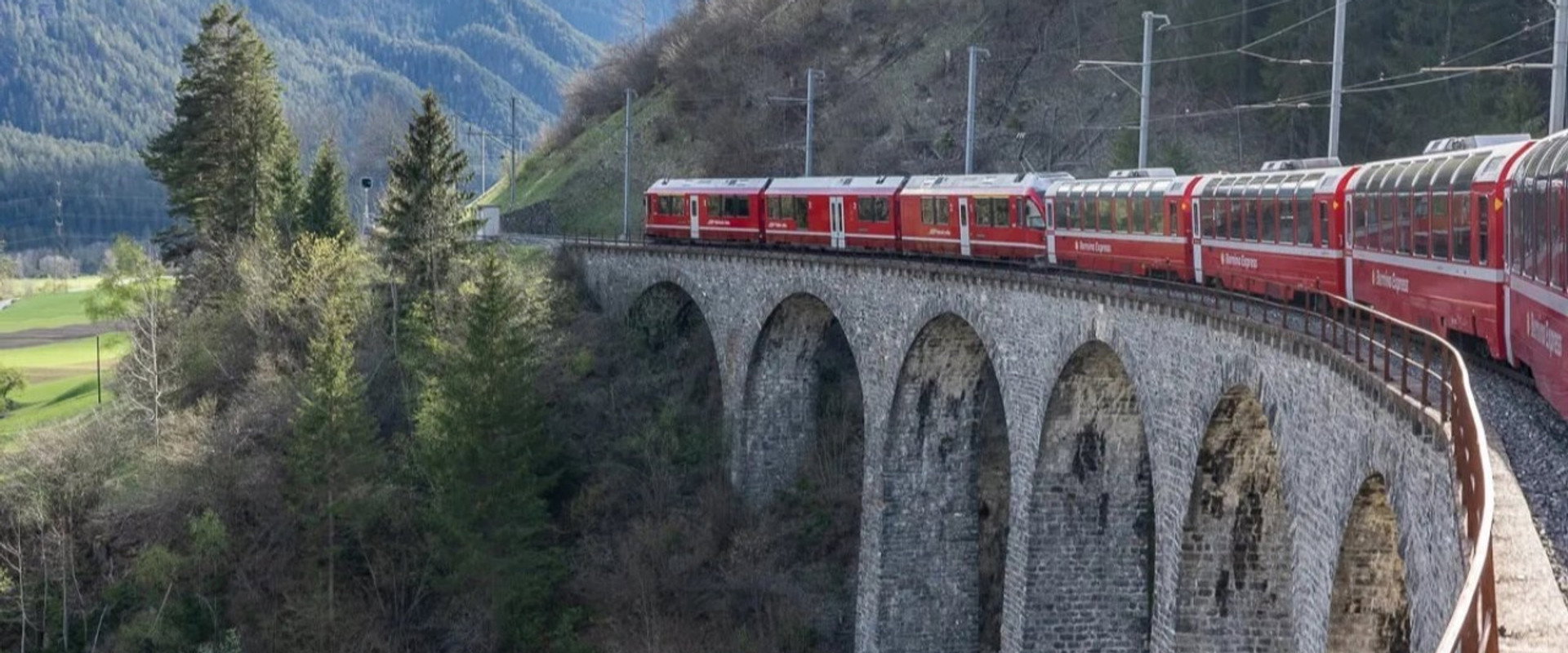 En train à travers la Suisse