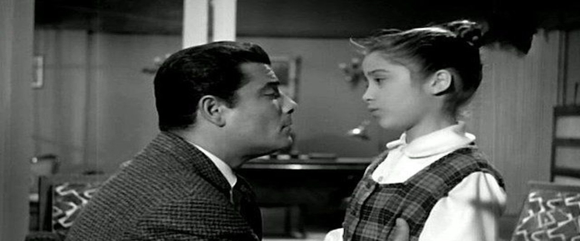 عودي يا أمي's banner image